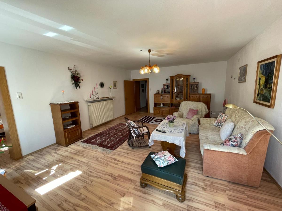 Schoene Ferienwohnung In Bahnhofsnaehe Fuer Urlaub, Studium Oder Arbeit Deggendorf Exterior photo