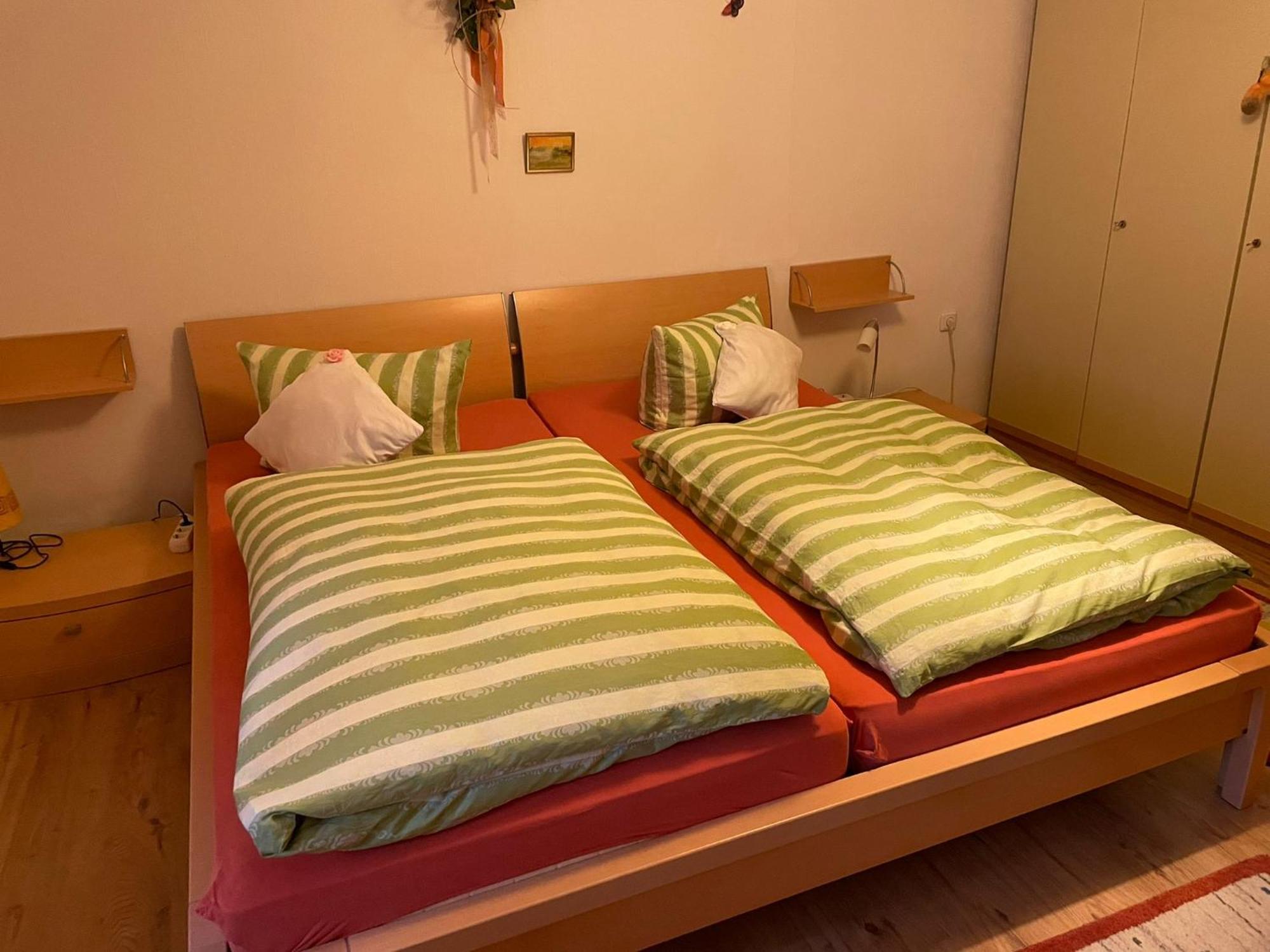 Schoene Ferienwohnung In Bahnhofsnaehe Fuer Urlaub, Studium Oder Arbeit Deggendorf Exterior photo