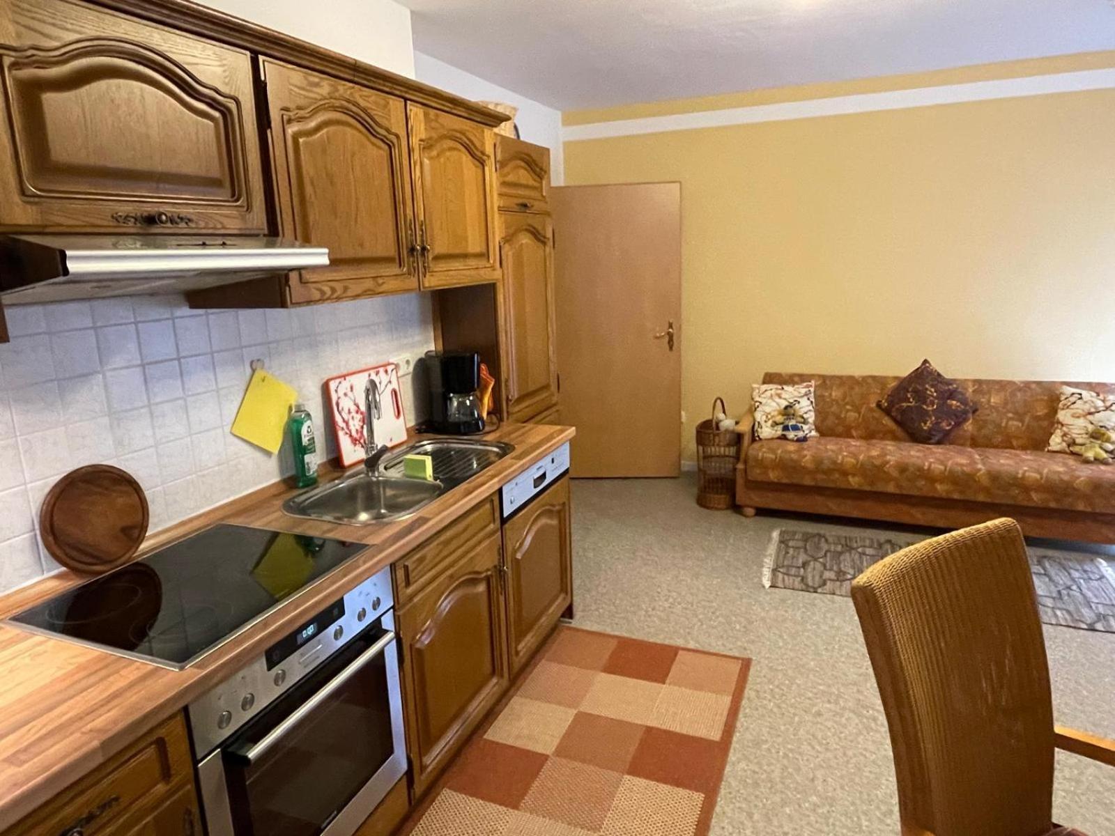 Schoene Ferienwohnung In Bahnhofsnaehe Fuer Urlaub, Studium Oder Arbeit Deggendorf Exterior photo